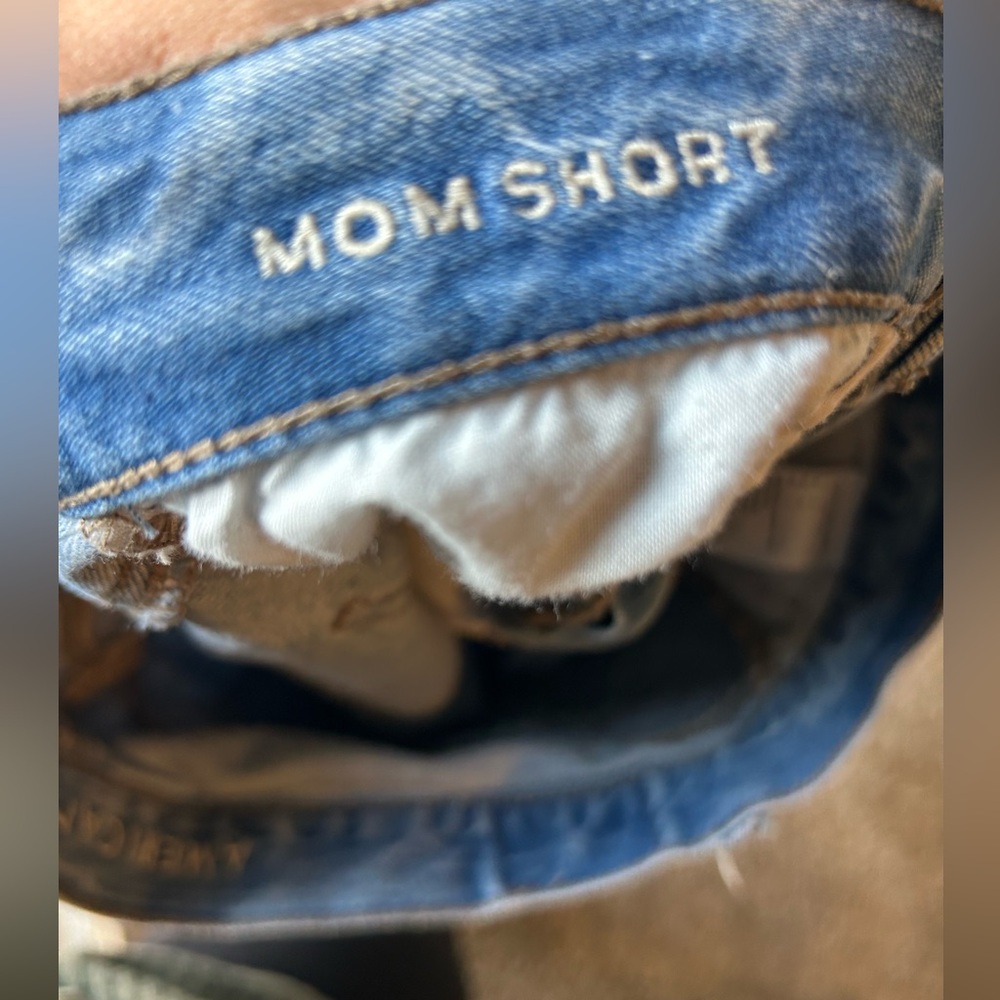 American Eagle Outfitters Women's Distressed Blue Denim High Rise Mom Shorts - Picture 4 of 8